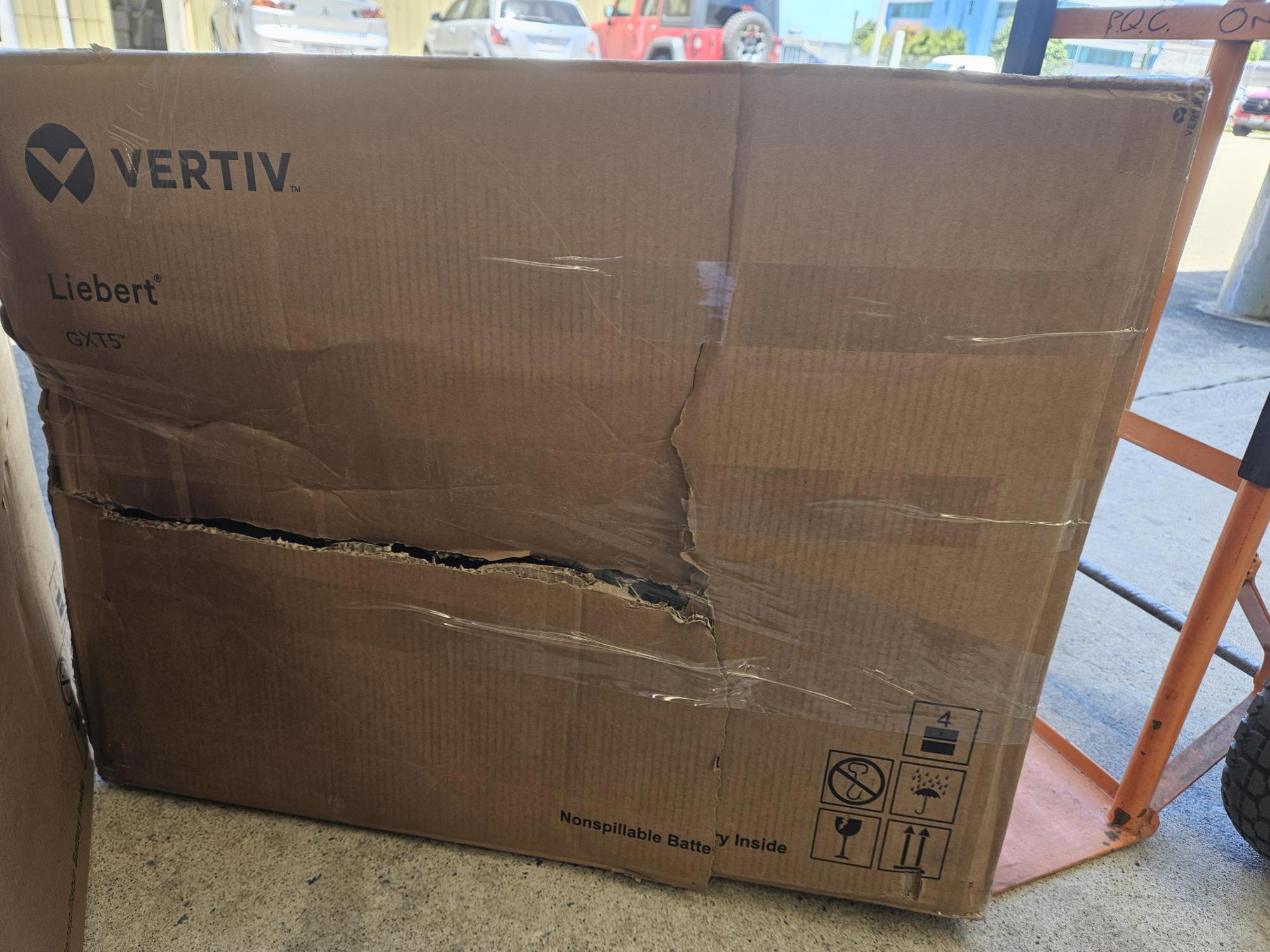 Vertiv Liebert 72V BattCabinet 3000VA (box damaged)